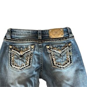 Women’s Miss Me ankle cut jeans. Size 27.